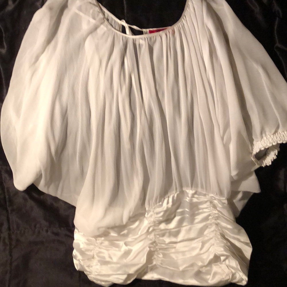 Women’s white pullover blouse